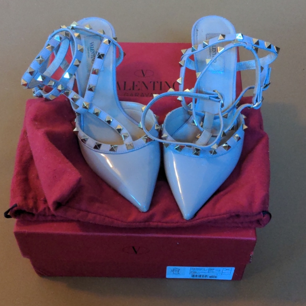 Valentino Rockstud Pumps